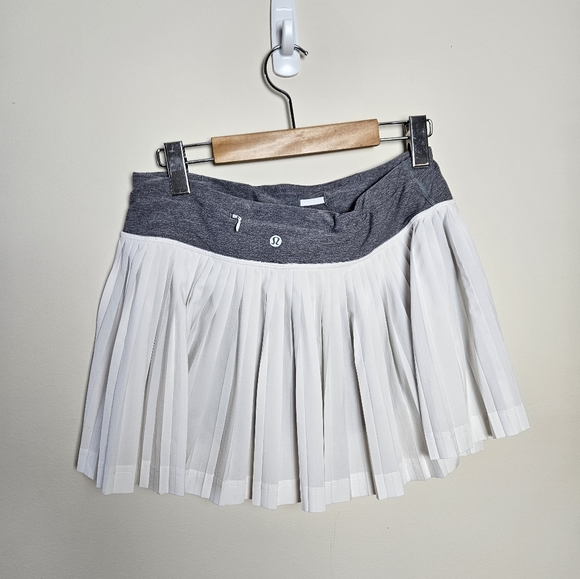 Lululemon skirt - Picture 2 of 6